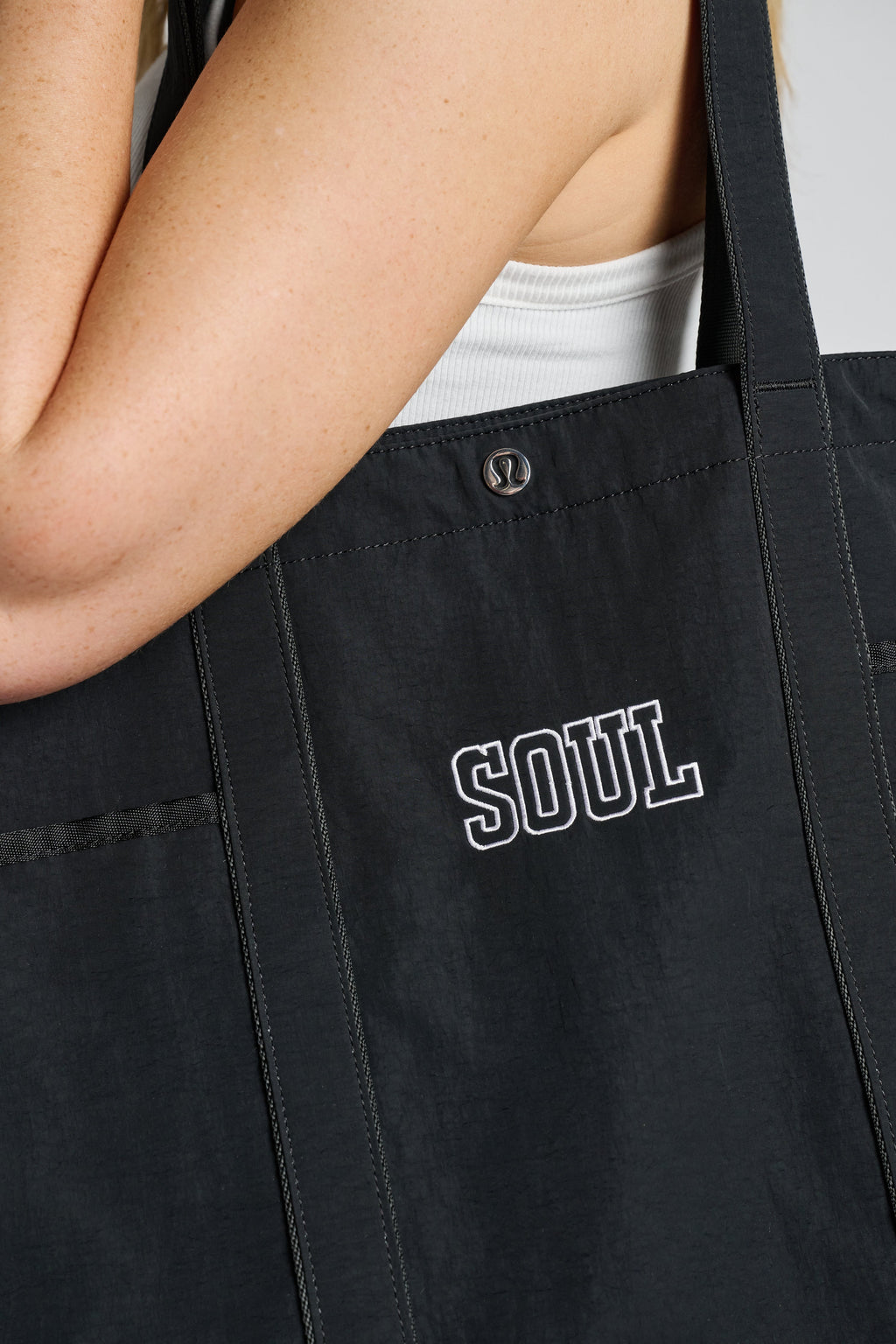 Daily Multi-Pocket Tote