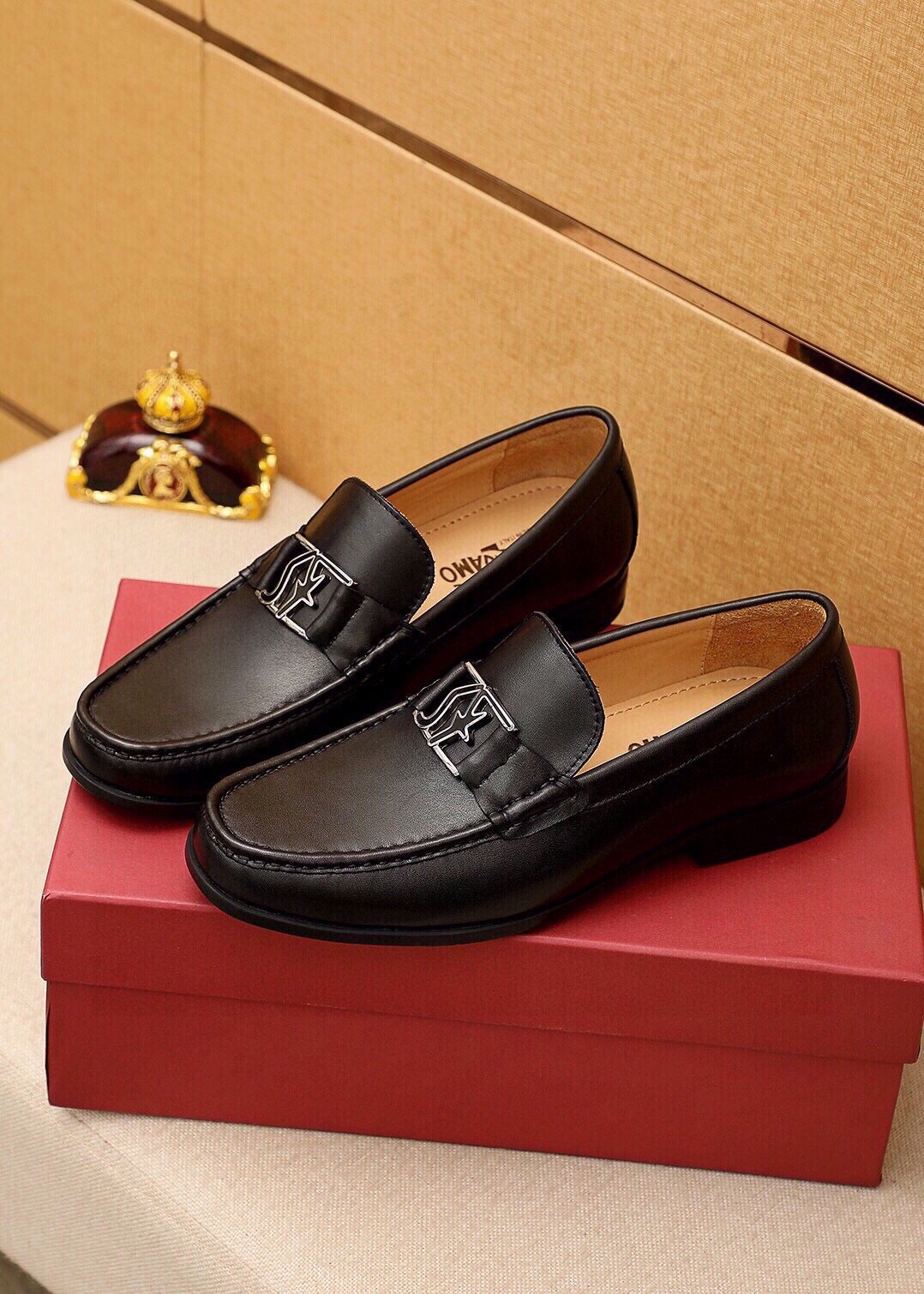 Ferragamo Black Metal Hardware Loafers