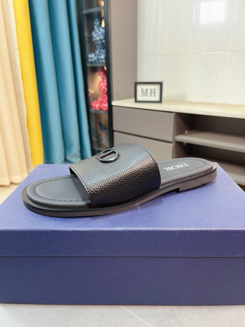 Dior Men's Textured Buckle Slide Sandals