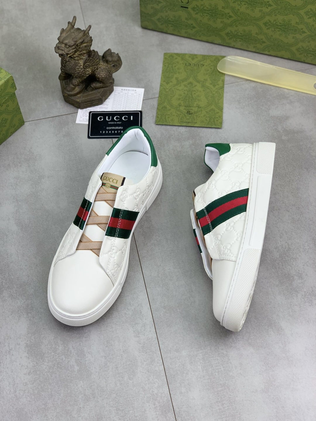 Gucci White Stripe Low-Top Sneakers